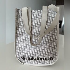 lululemon athletica Cream and Gray Geometric Tote